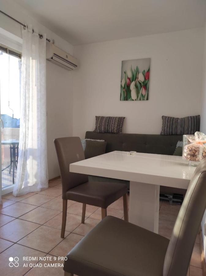 Apartments Golic Biograd Na Moru Exterior foto
