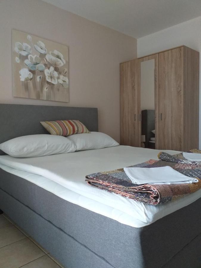 Apartments Golic Biograd Na Moru Exterior foto