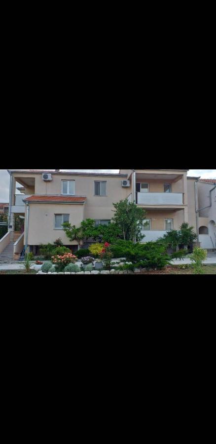 Apartments Golic Biograd Na Moru Exterior foto