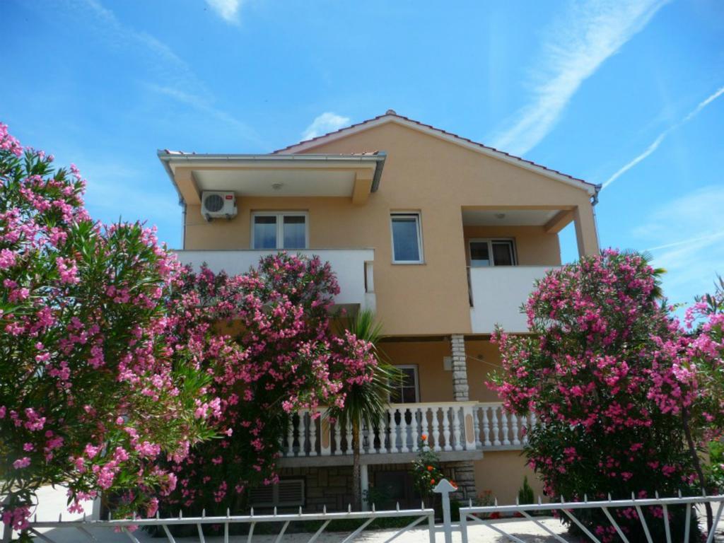 Apartments Golic Biograd Na Moru Exterior foto